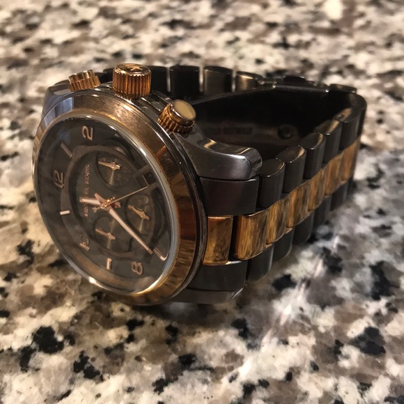 Men’s Michael Kors Watch - Picture 3 of 5
